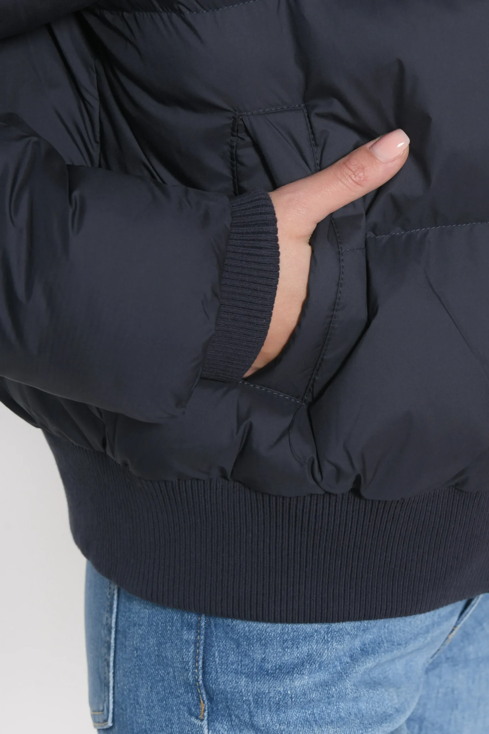 doudoune_courte_karen_mar_4.webp KOOKAÏ DOUDOUNE COURTE KAREN Marine Sale