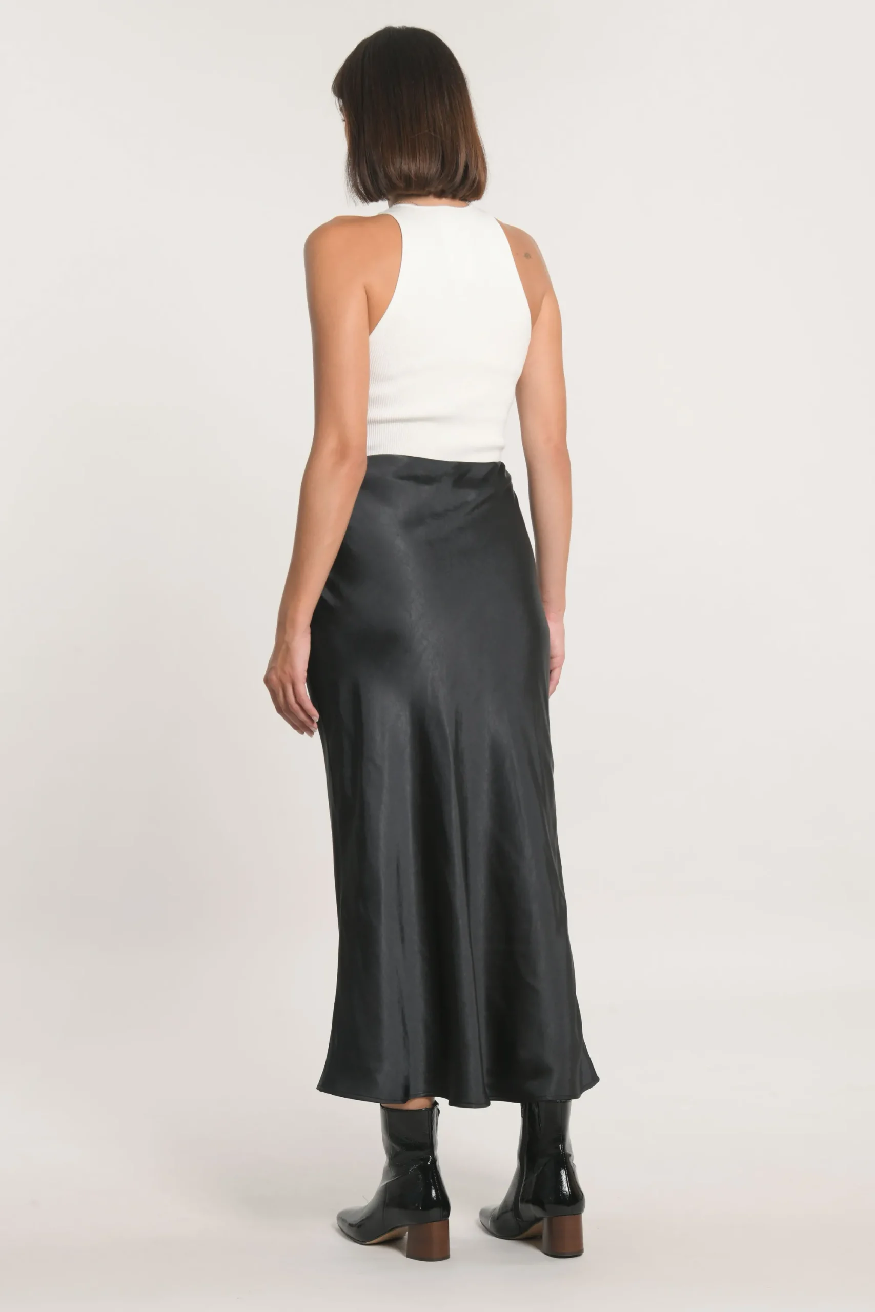 jupe_longue_sia_satin_noi_4.webp KOOKAÏ JUPE LONGUE SIA SATIN Noir Best Sale