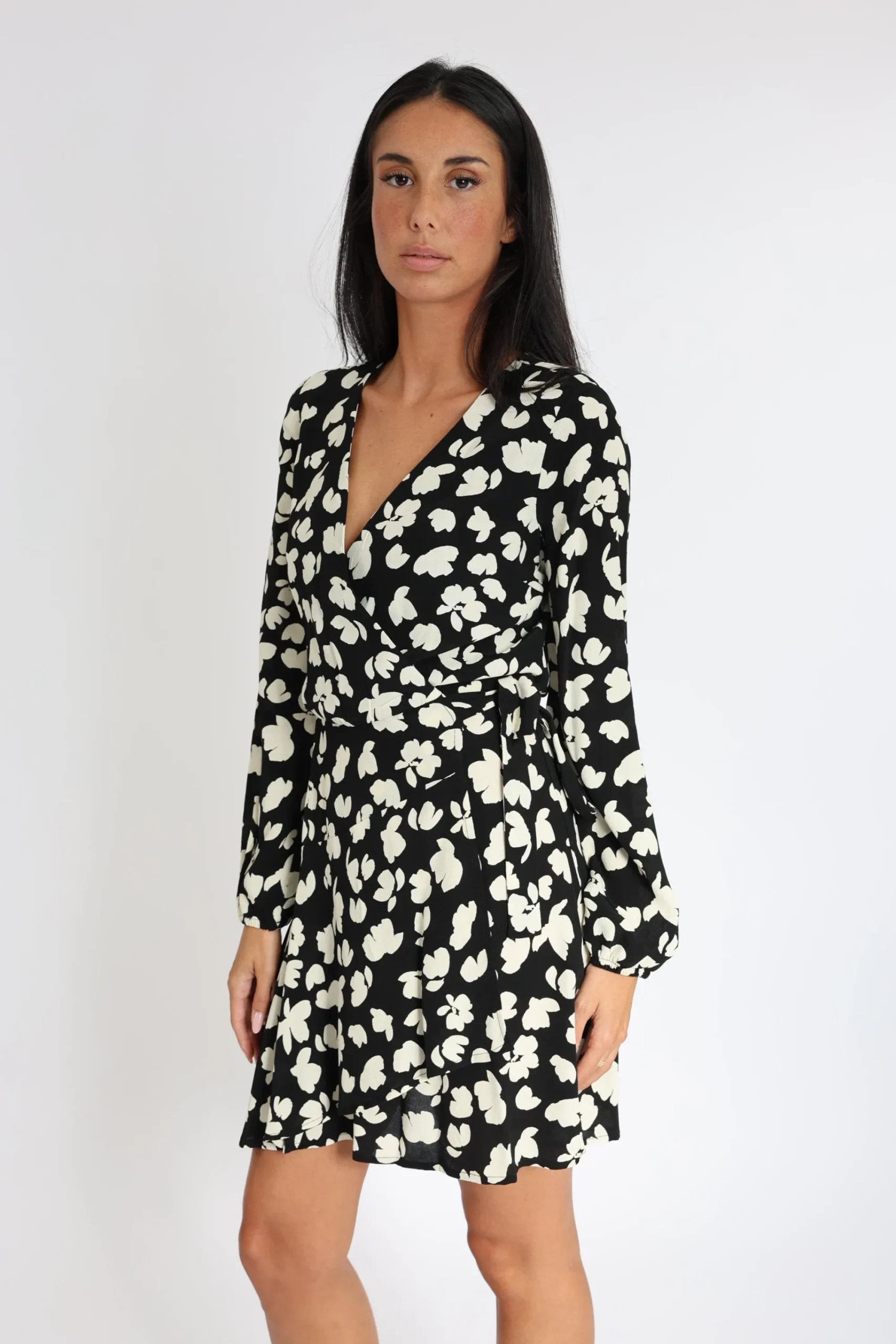 robe_courte_carmen_noirbl_0.webp KOOKAÏ ROBE COURTE CARMEN Noir/blanc New