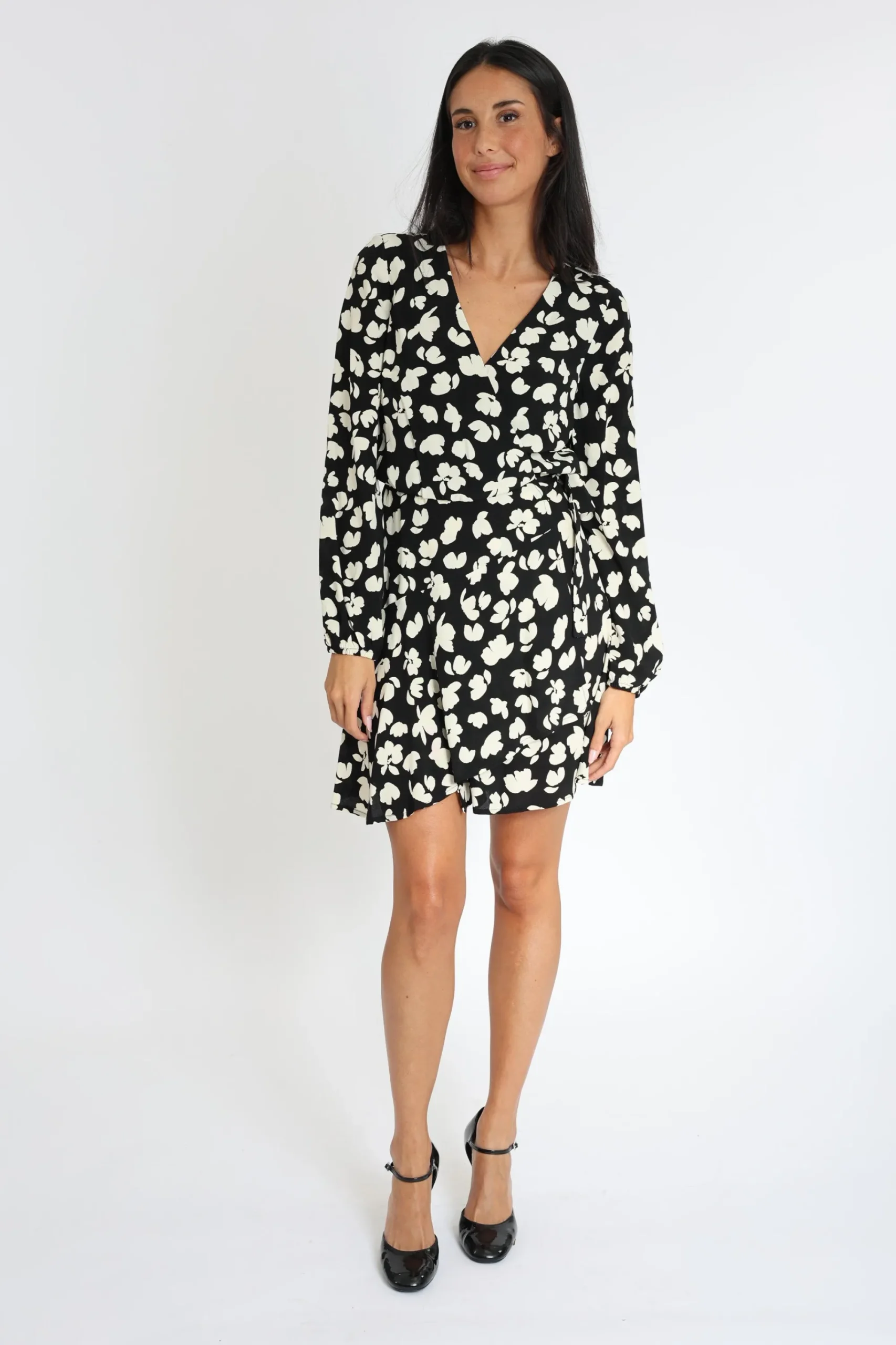 robe_courte_carmen_noirbl_1.webp KOOKAÏ ROBE COURTE CARMEN Noir/blanc New