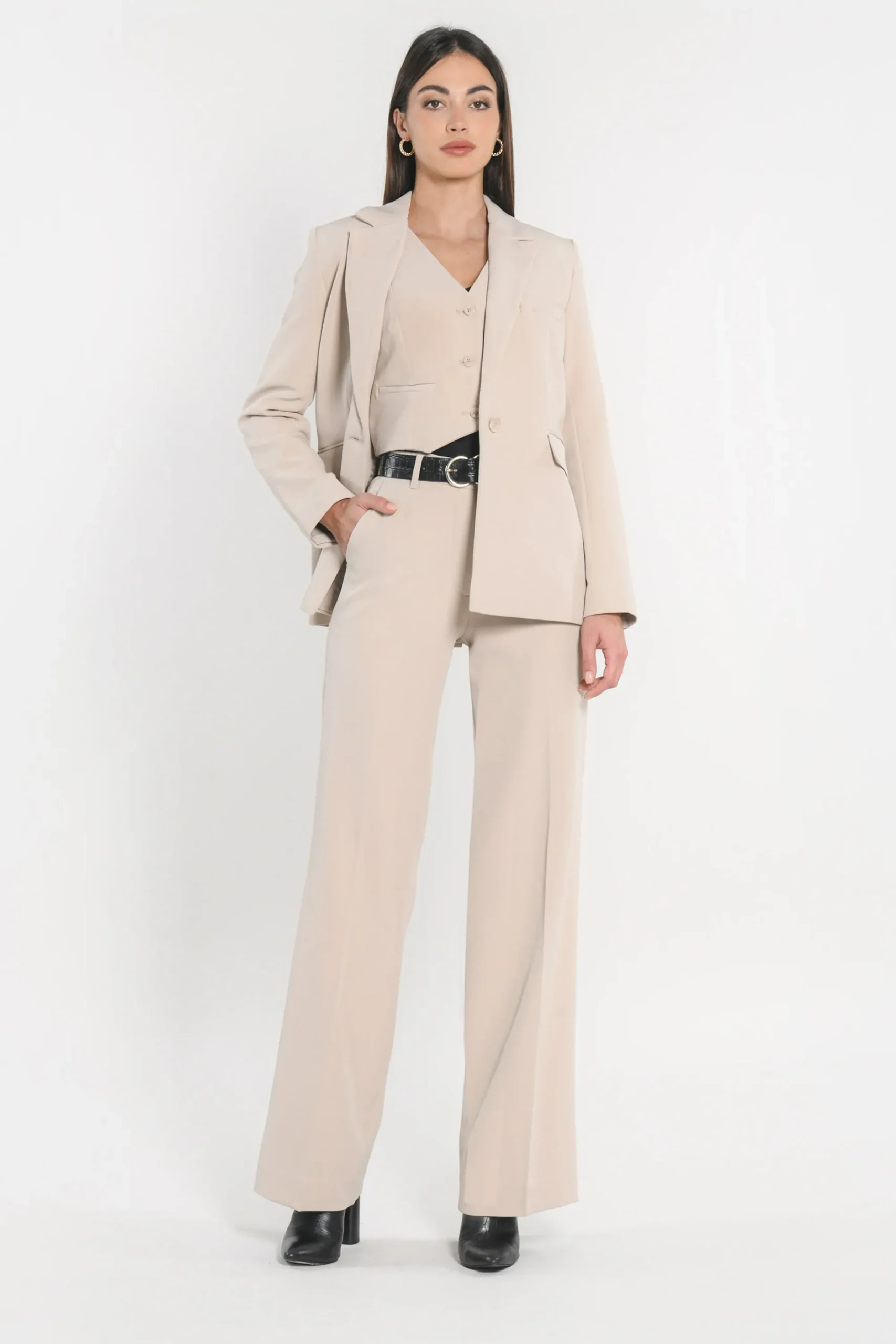 veste_mathilda_amande_2.webp KOOKAÏ VESTE MATHILDA Amande Clearance